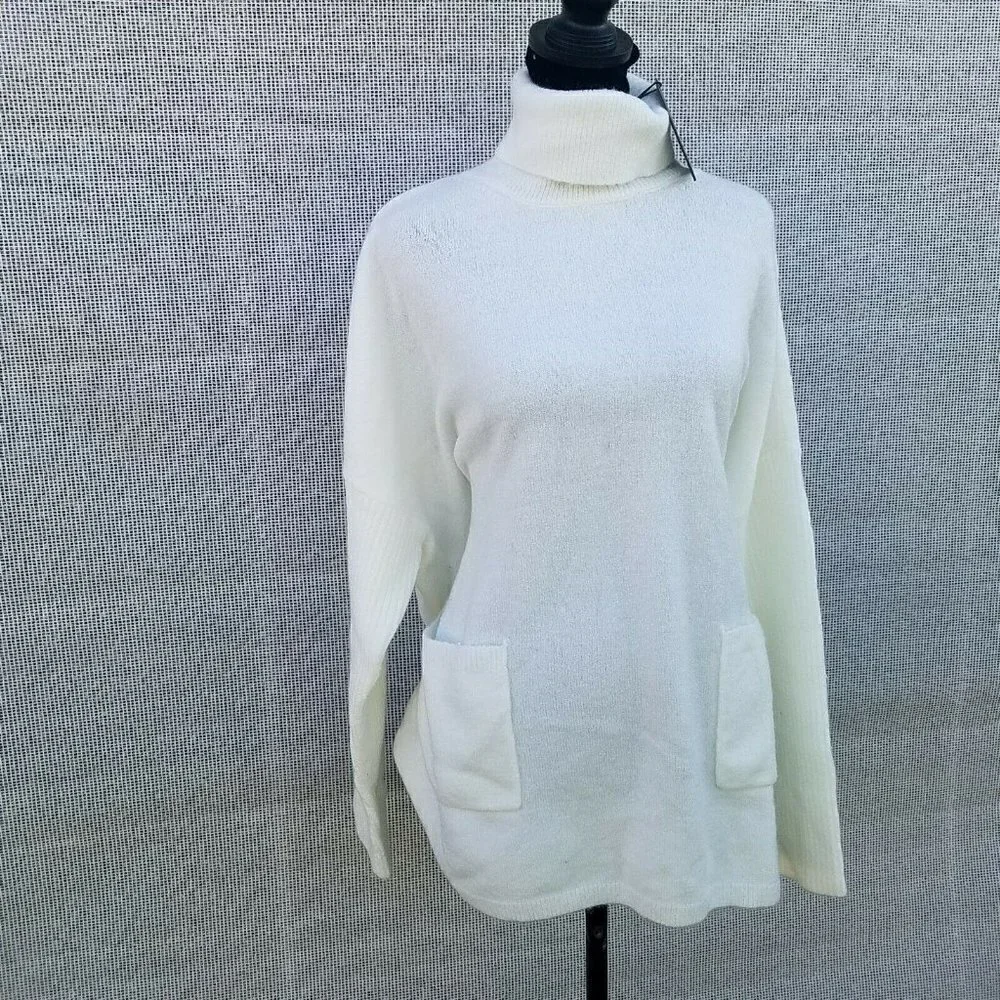 DKNY Turtleneck Acrylic Blend Oversized Sweater Women's. Size Large. NWT $89